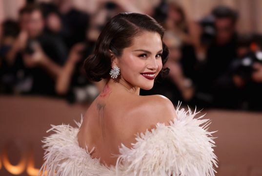 Golden Globes 2026: el triunfo de Selena Gomez por Chanel