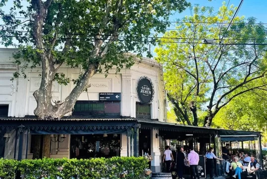 MUJERES QUE CELEBRAN: ESCAPADAS DE BIENESTAR & ESTILO