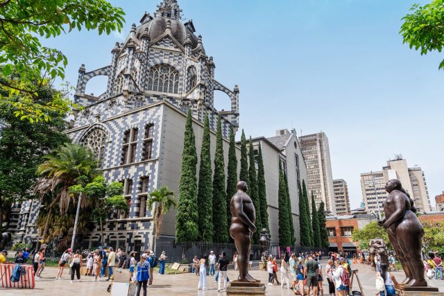 Centro_de_Medellín_-_Plaza_Botero_-web